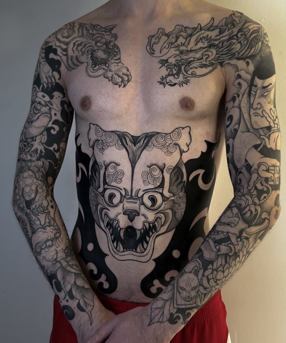 Japanisches Irezumi Vollkörper-Tattoo in Schwarz — Kisha München