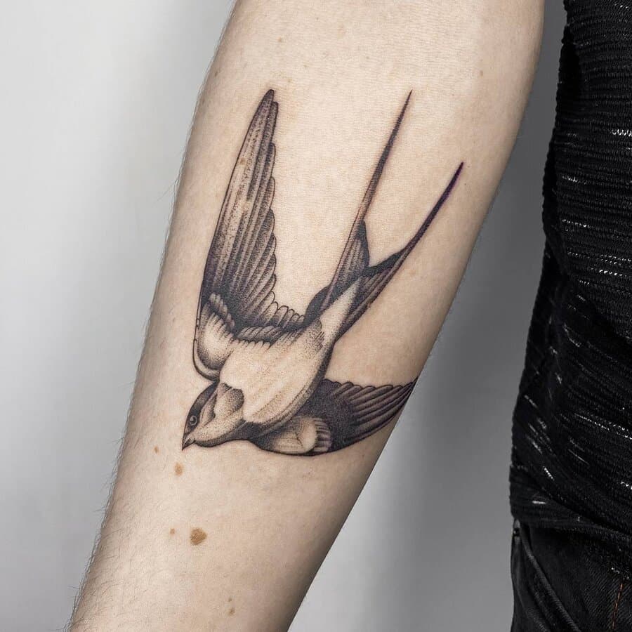 Grafik Vogel Tattoo München — KishaTattoo