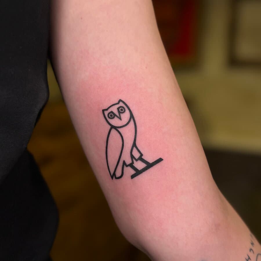 Fineline Eule Tattoo München — Kisha